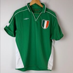 Vintage Umbro Ireland Football Soccer Jersey - Green and White Size Medium